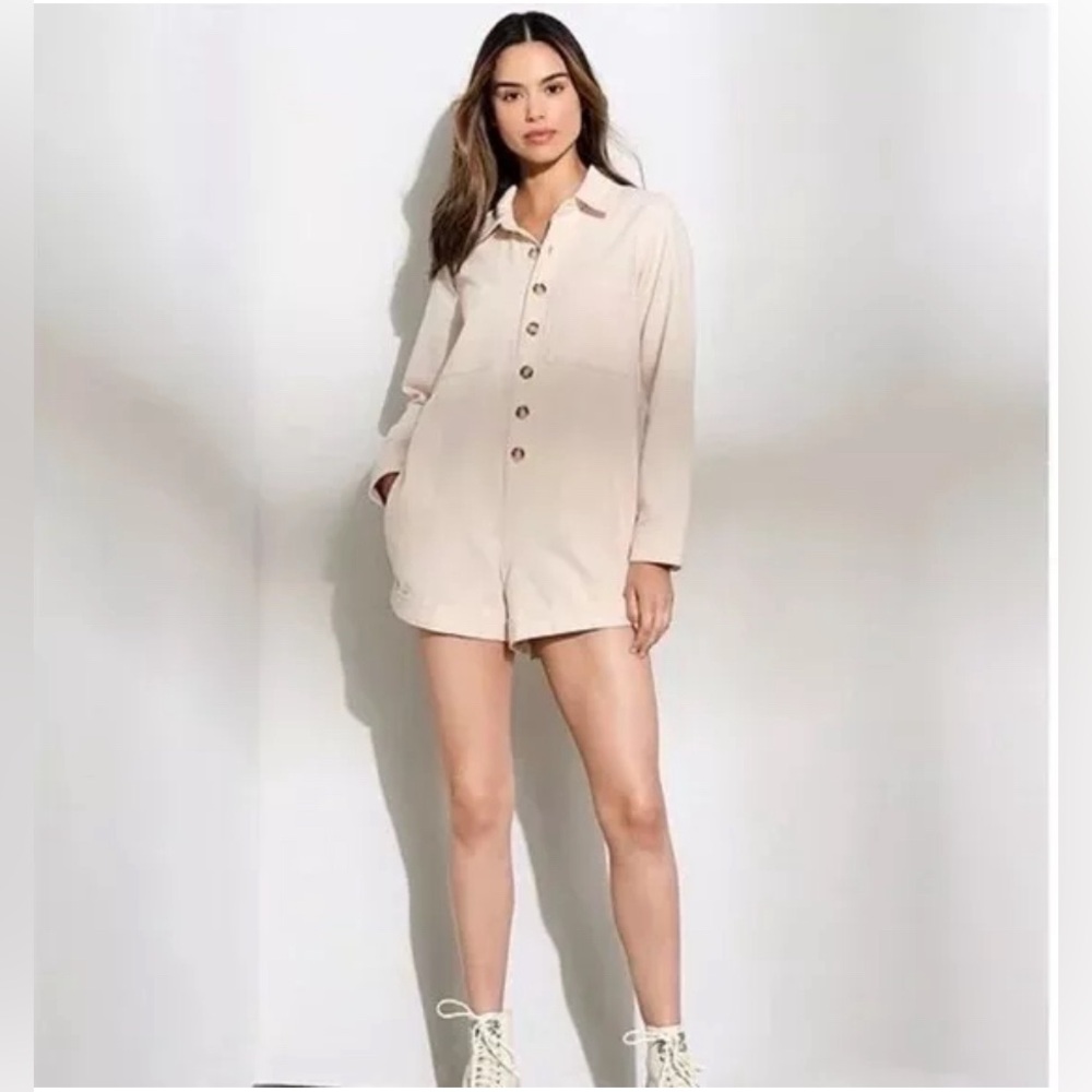 Gianni Bini (S-M) long sleeve white cream button collar denim jumpsuit romper